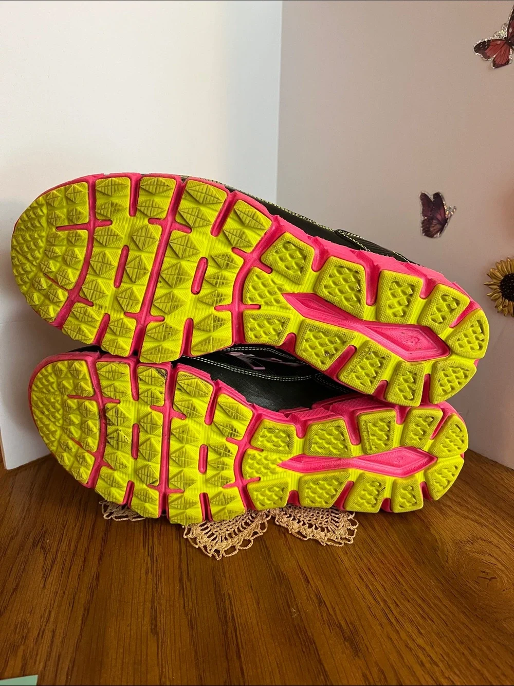 New Balance Black with Pink & Yellow Accent Running Shoes 10